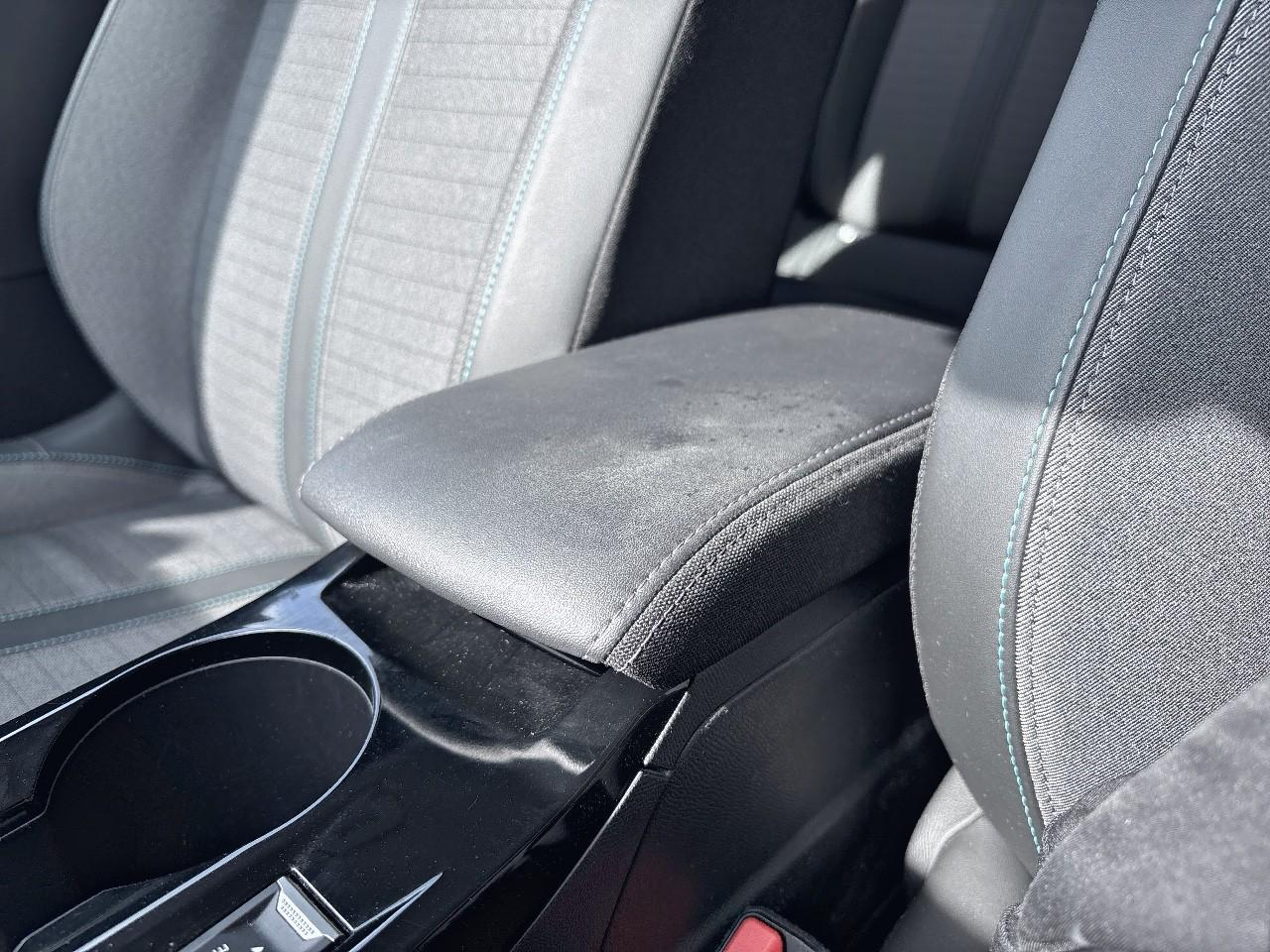 Peugeot 208 1.2 puretech 100ch s&s allure — photo 24