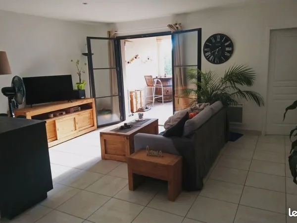 À vendre - Appartement T2 avec terrasse couverte de 14 m² et 2 places de parking - Prades-le-Lez