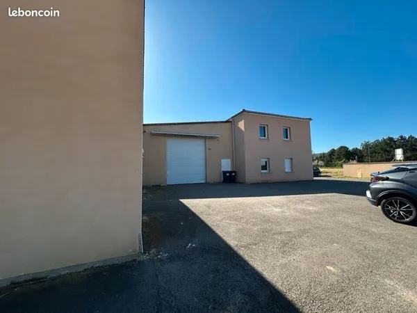 Dépôt avec ou sans bureaux