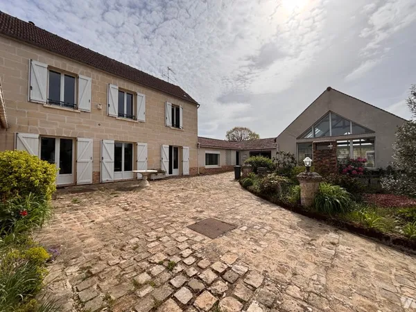 Maison 7 pièces 180 m²