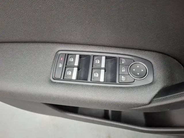 Renault Captur tce 90 - 21 — photo 39
