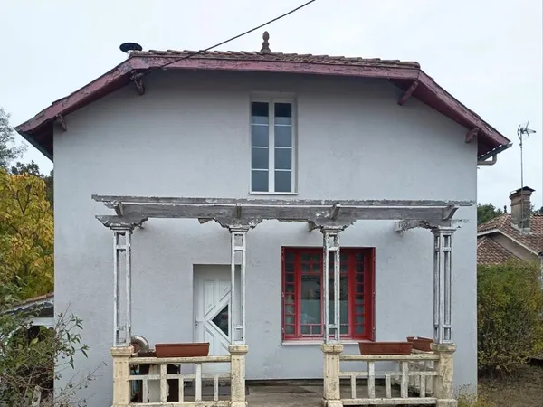 Maison et jardin + garge + maisonnette