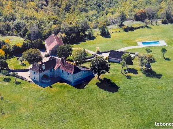 Propriété 8 pièces 450 m²