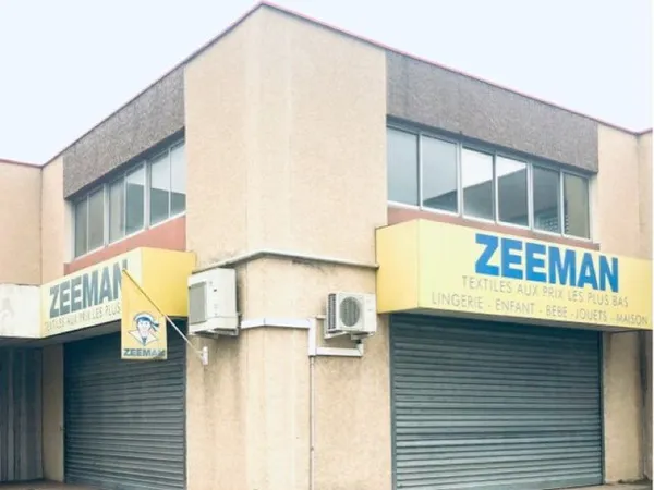 Local commercial de 300 à 600 m2