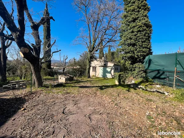 BÂTIMENT INDEPENDANT DE 53,60 M2 SUR 898 m2