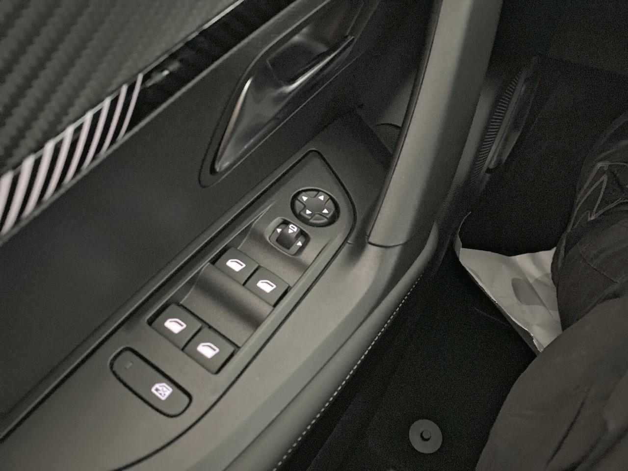 Peugeot 2008 hybrid 145 ch e-dcs6 allure — photo 20