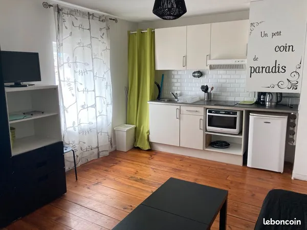 Joli Studio meublé centre ville dispo octobre
