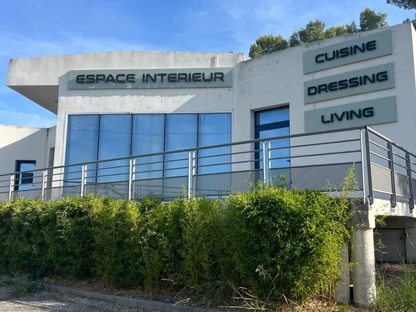 Local de 120M2 - Grande visibilité