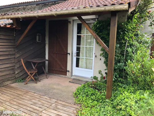 Mini studio meublé proche de MONTAIGU VENDEE