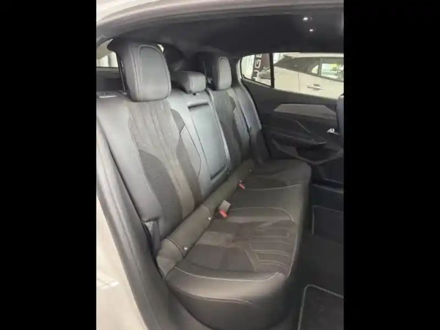 Peugeot 408 electrique 210ch gt exclusive (58kwh) — photo 11