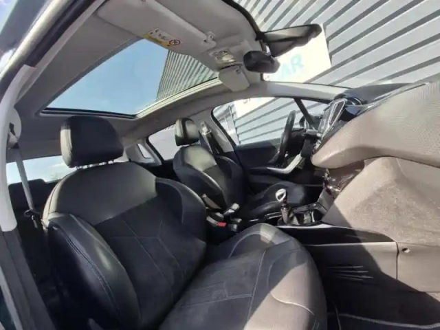 Peugeot 2008 1.2 puretech 130ch crossway s&amp;s — photo 15
