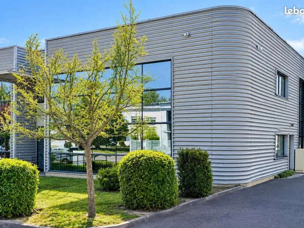 ZA Eckbolsheim - Local d'activité refait à neuf, de 200 à 800 m²