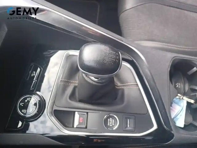 Peugeot 3008 puretech 130ch s&amp;s bvm6 — photo 19