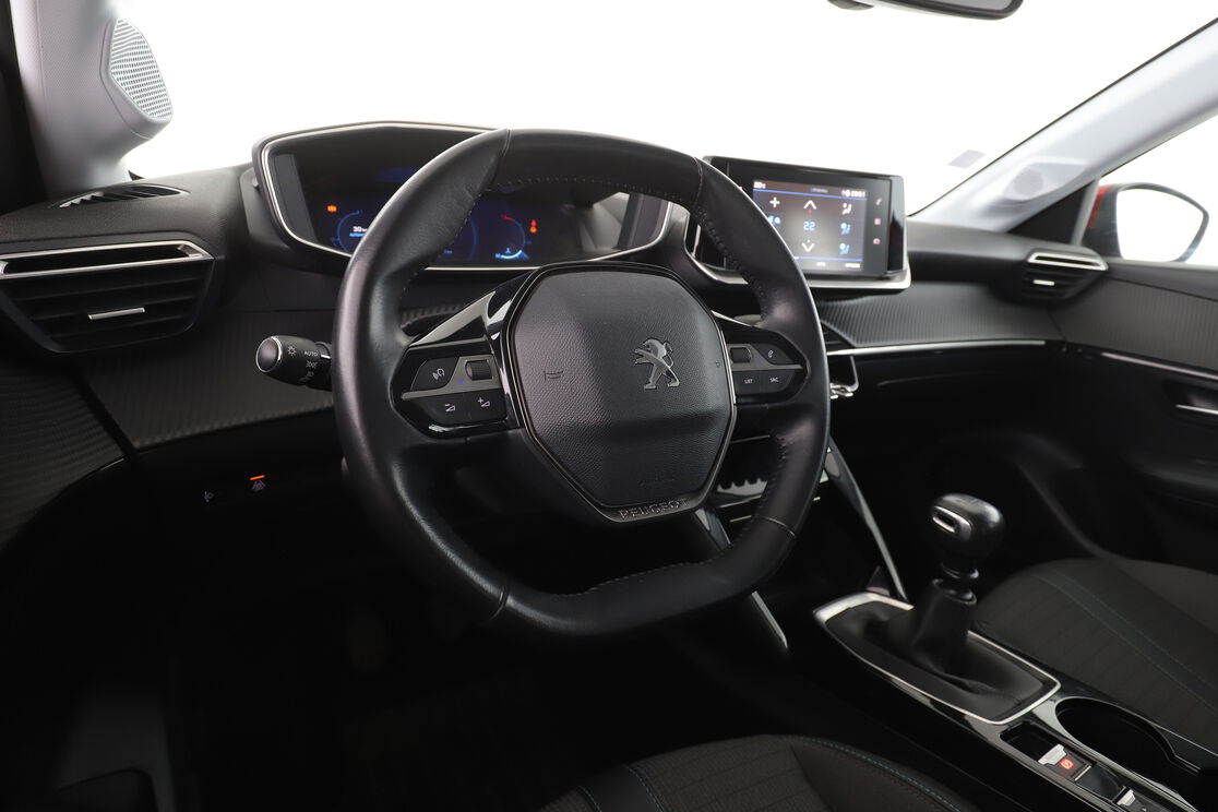 Peugeot 208 1.2 PureTech Allure — photo 10