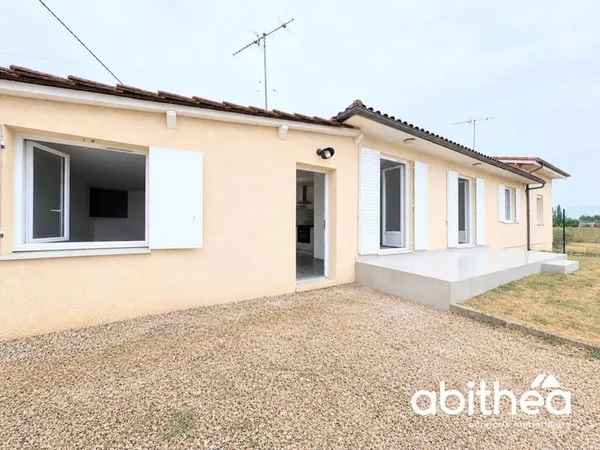 Maison de plain pied de 91 m2 rénovée, à louer en non meublé