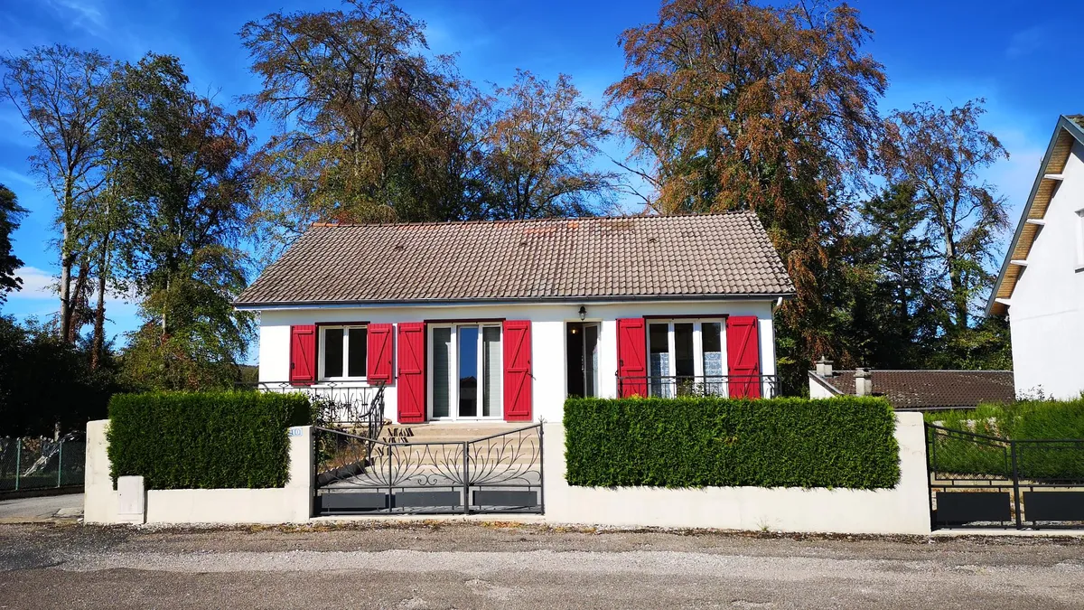 Photo 1