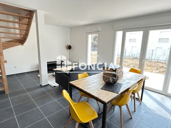 Appartement Location Saint-Hilarion 4p 78m² 1295€