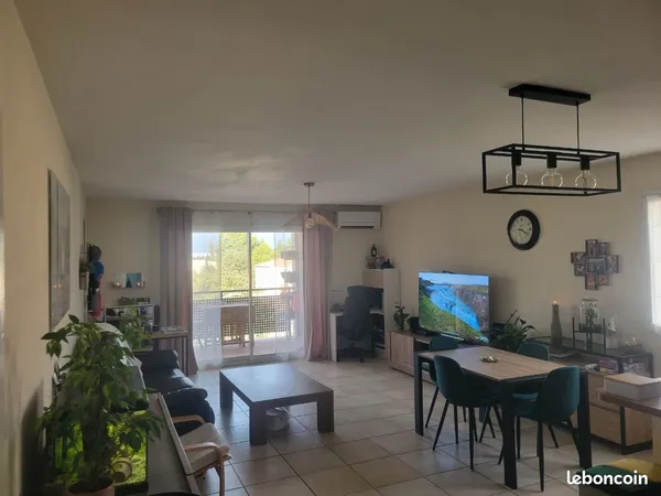 Vends appartement 4 pièces Salon Ouest Bel Air