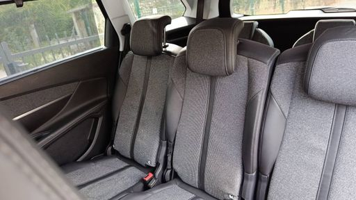 Peugeot 5008 1.2 PureTech 130 EAT6 - Allure – 2018 – 112488 km – Essence – Boîte Automatique — photo 33