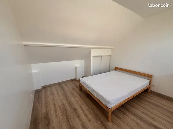 Grand studio meublé à louer