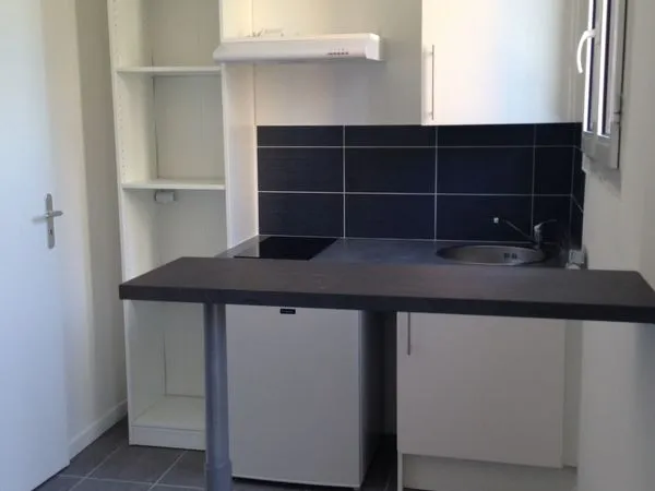 Beau studio à Clichy de 19 m² en très bon état, au 3ème étage sur rue calme