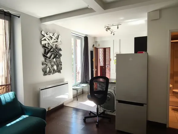 Studio meublé 24 m2 100 m du bois de vincennes