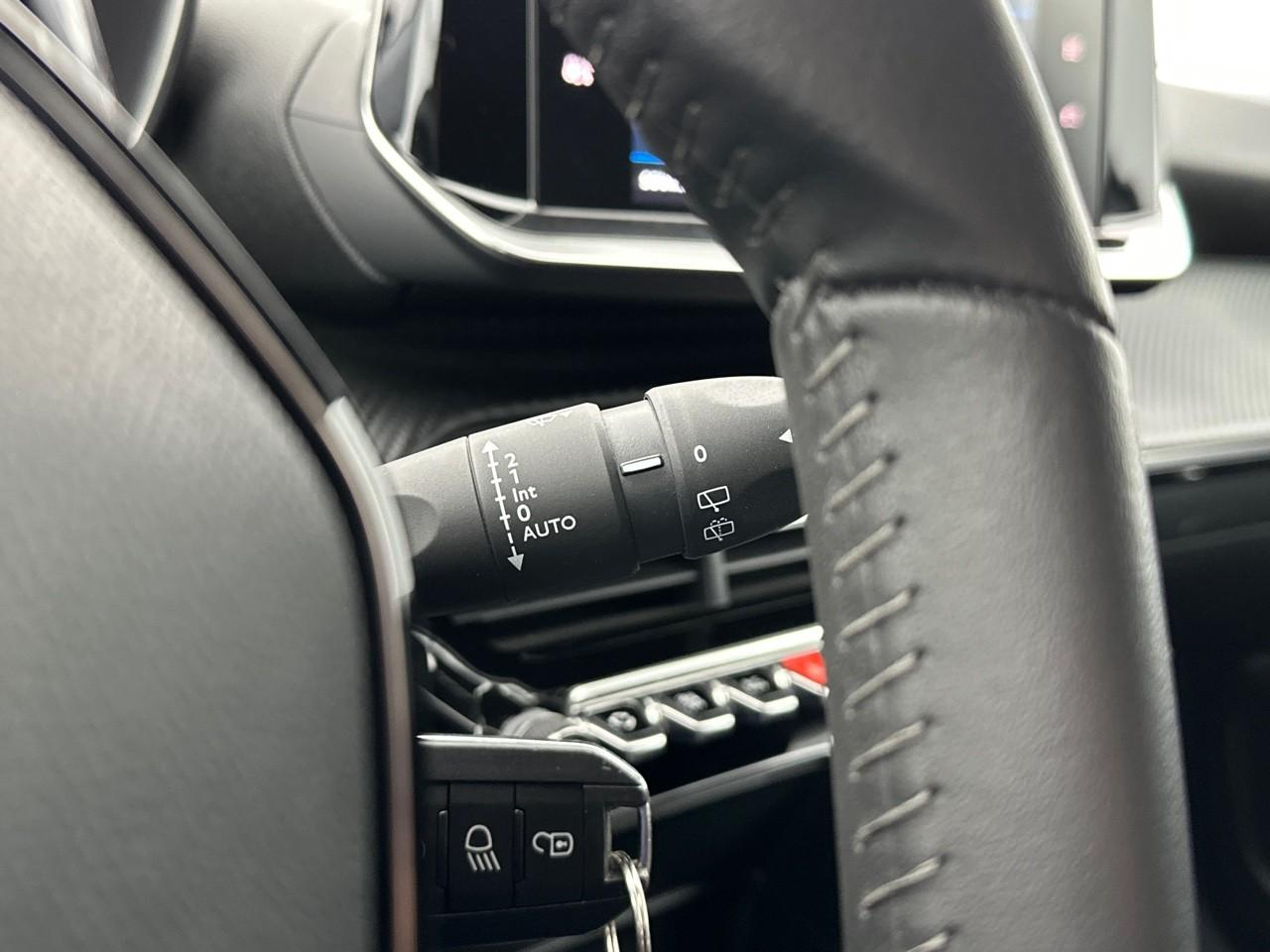 Peugeot 2008 puretech 130 s&s bvm6 style — photo 20