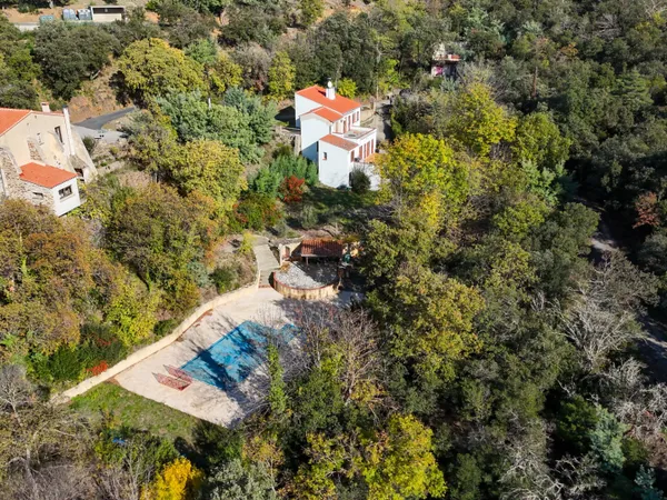 Ensemble de 3 maisons à CASEFABRE avec piscine