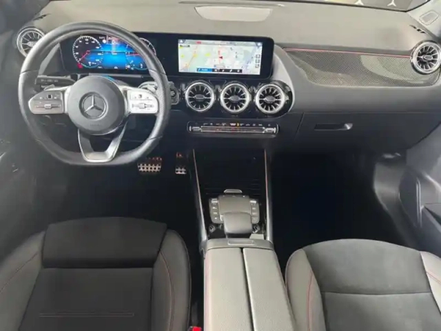 Mercedes Gla 200 d amg line — photo 34
