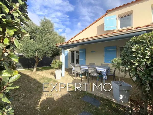 Maison T3 de 40,91 m2 - 2 chambres - proche plage de sable fin. Terrain attenant clôturé et sans vis