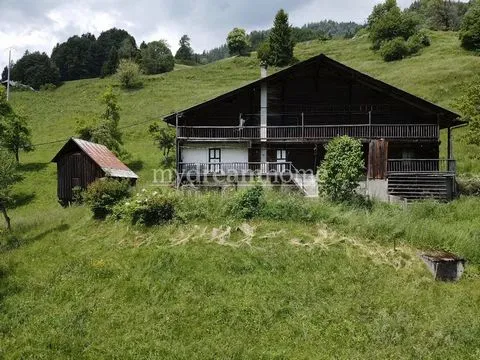 Ferme savoyarde authentique à rénover entièrement