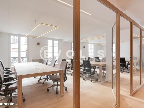 Bureau 300 m²