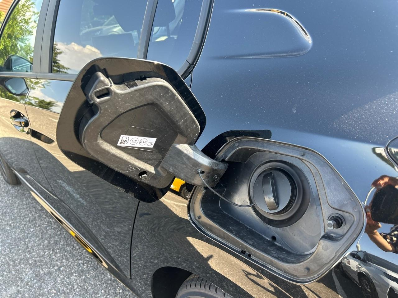 Peugeot 208 1.2 hybrid 110ch edition e-dcs6 — photo 12