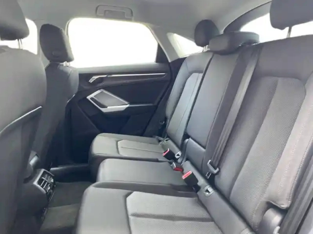 Audi Q3 sportback 35 tfsi 150 ch s tronic 7 — photo 30