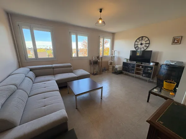 Appartement de 4 pièces de 87 m² à Saint-Doulchard