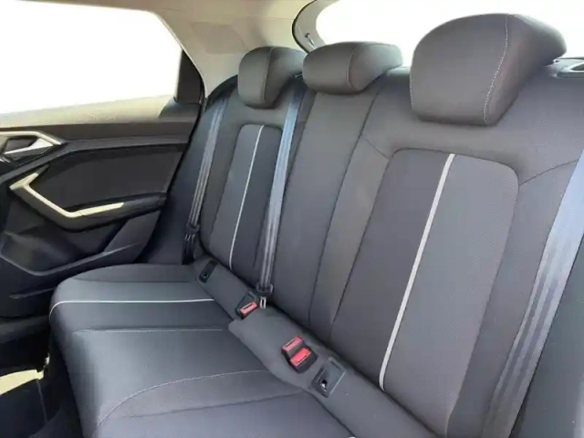 Audi A1 sportback 25 tfsi 95ch design — photo 8