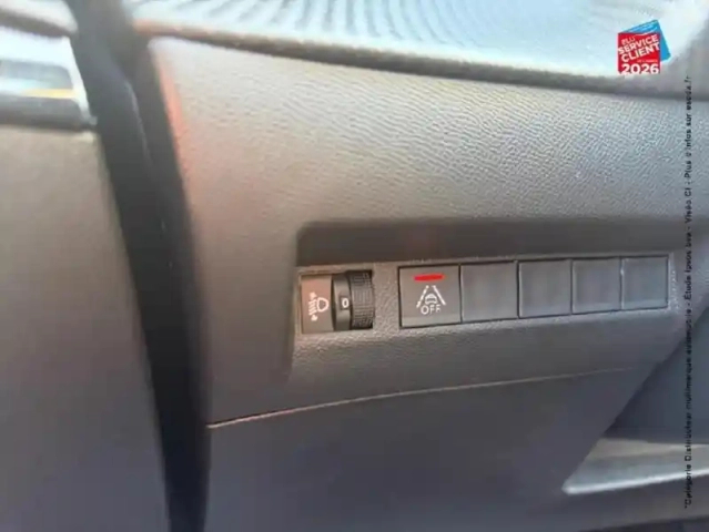 Peugeot 208 1.2 puretech 100ch s/s allure eat8 carplay — photo 6