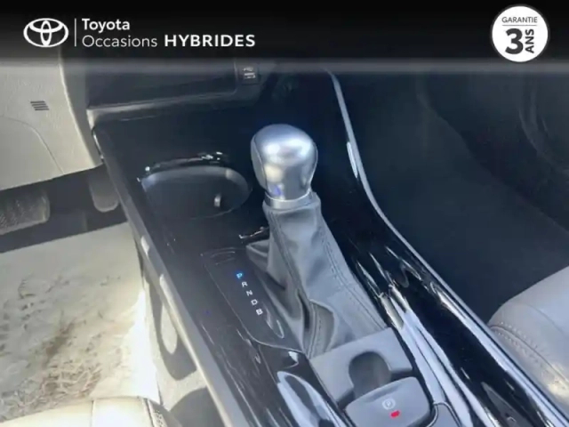 Toyota C-Hr 122h distinctive 2wd e-cvt my22 — photo 15