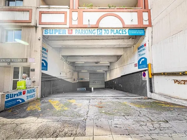 Parking 14 m²
