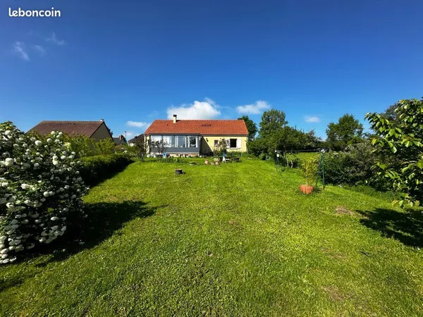 Maison meublée avec grand jardin