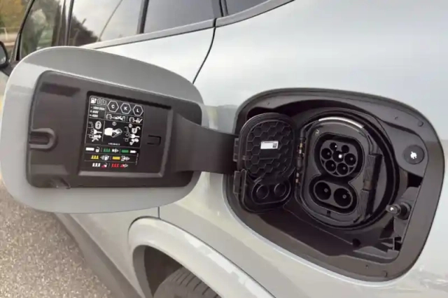 Mercedes Glc coupe 300 e hybrid eq 9g-tronic 4matic — photo 34
