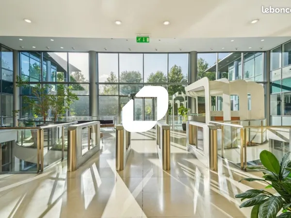 Bureaux 639 m²