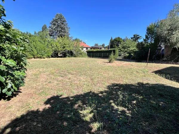 Terrain 533 m²