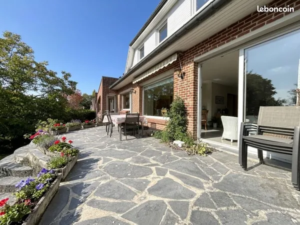 Villa 8 pièces 208 m²