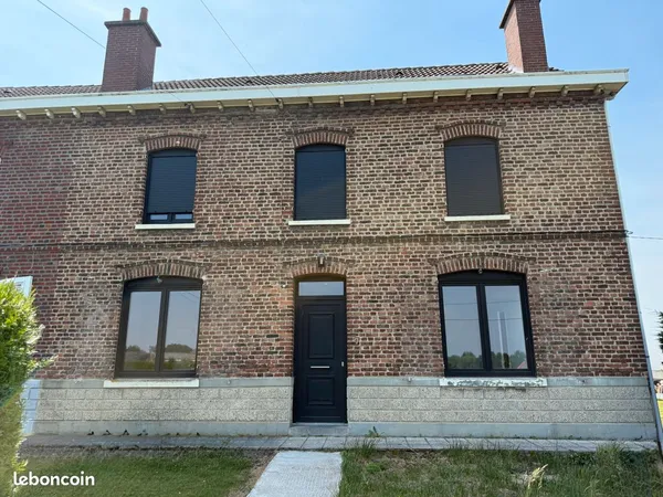Maison familiale rénovée 170 m² - DPE C - Jardin, terrasse, garage 55 m² et pièce cathédrale