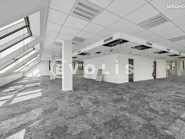 Bureaux 200 m²