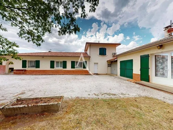 Maison 11 pièces 248 m²