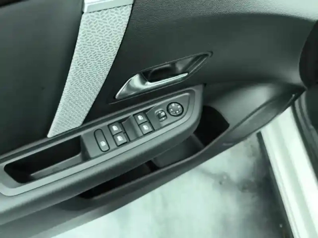 Citroën C4 puretech 130 s&amp;s eat8 c-series — photo 20