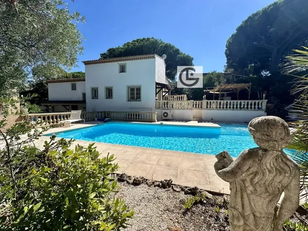 Villa 5 pièces 187 m²