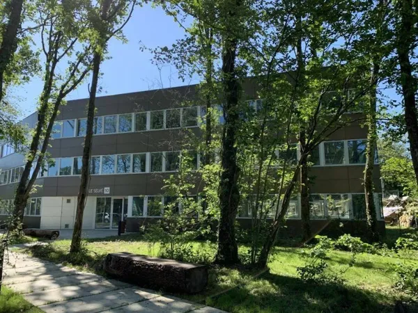 Bureaux 192 m²